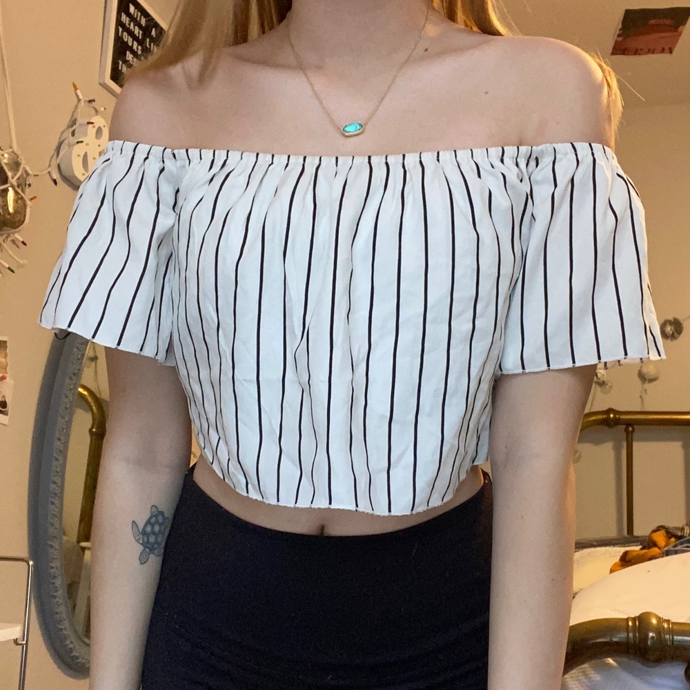 Off the shoulder crop!